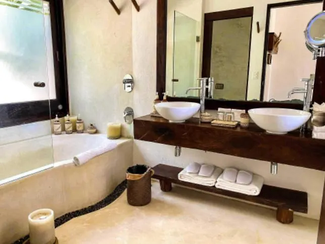 מלון Beachfront Suites In Tulum Beach